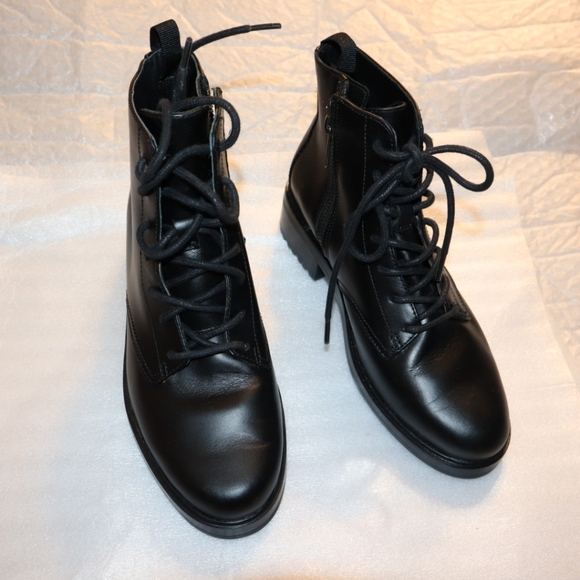 Everlane The Modern Utility Lace-Up Boot Black Women Size 5 NEW in box !! - Picture 4 of 11
